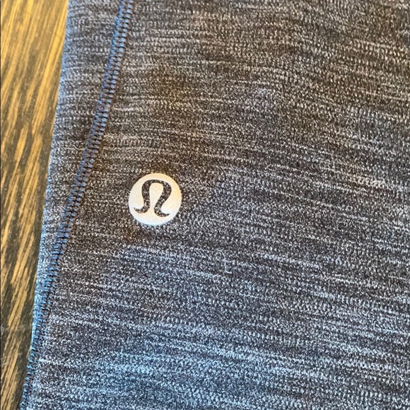 Lululemon yoga pants size 6 - Picture 9 of 11